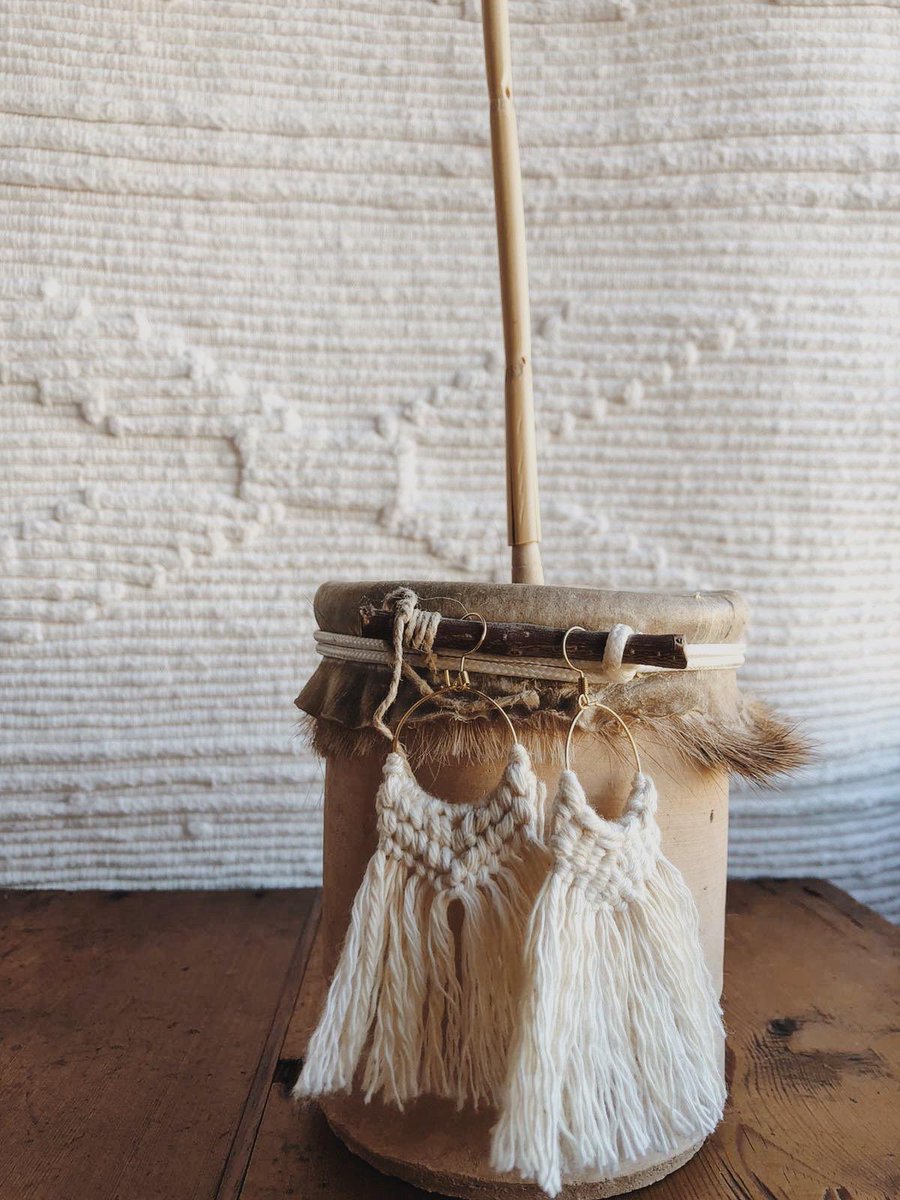 ema_arracades's tweet photo. Dues nines de ciutat. Utilitzam fils de fibres naturals. https://t.co/9MqllJaKdH