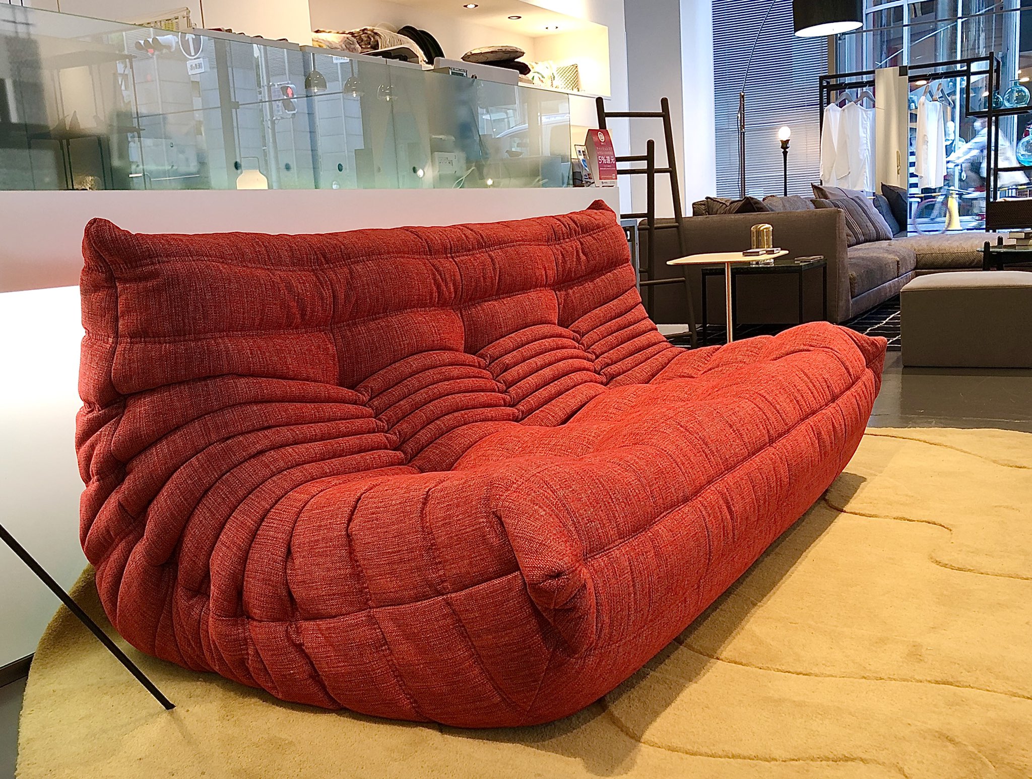 リーンロゼ赤3人がけソファー EBK87 リーンロゼ TOGO トーゴ 3人掛け