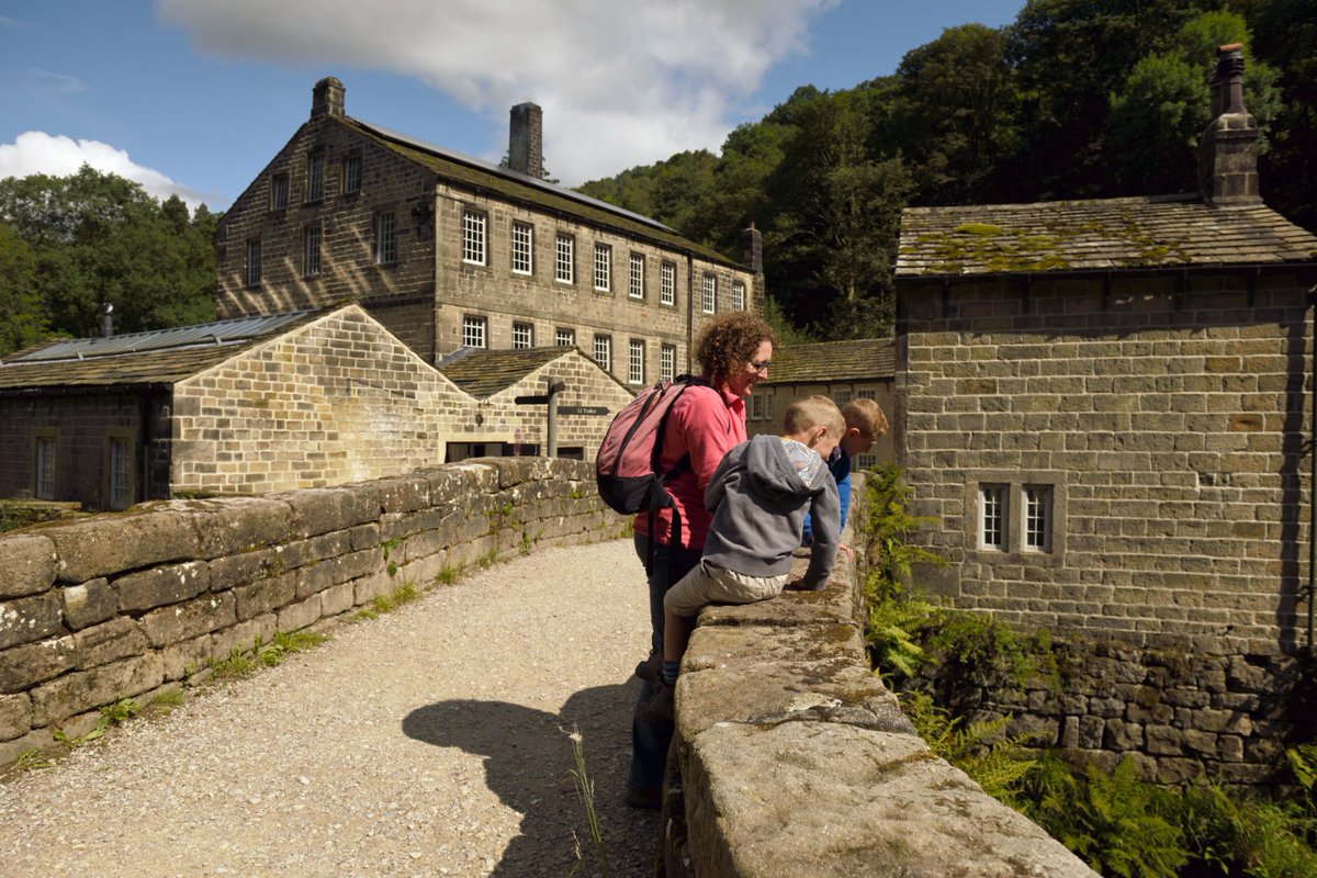 If you're visiting us this weekend, a little reminder of what's open/closed.
- Cafe open 11am - 4pm (card payment only)
- Car parks open dawn - dusk. Free for members. Non-members £5 (coin only).
- Gibson Mill remains closed for now.