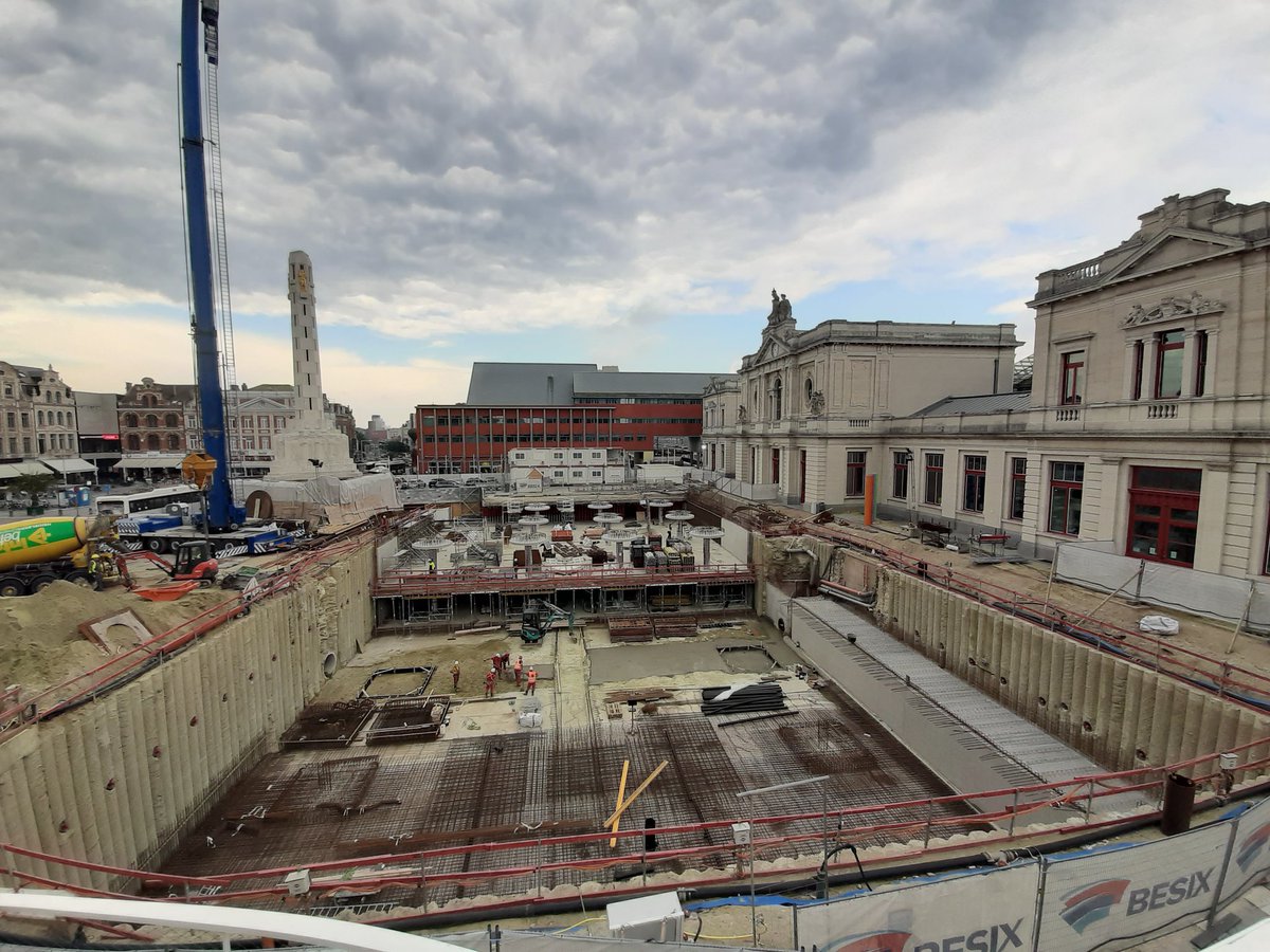 Scheerjo's tweet image. Huge bike infra investments @stadleuven #nmbs at Leuven railway station, topping up to 10.000 bike parking places.