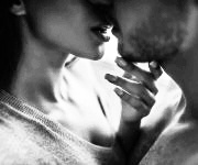 Philippezeblack's tweet photo. "Moi qui vous dois la vie, qui me rappelle les souffrances auxquelles vous m'avez arraché, comment pourrais-je ne pas faire tout ce que je puis pour vous satisfaire? Si tel est votre plaisir, embrassez-moi donc autant qu'il vous plaira..."
#Boccace #Boccaccio 🎂
Le décameron https://t.co/iThszrPxM6
