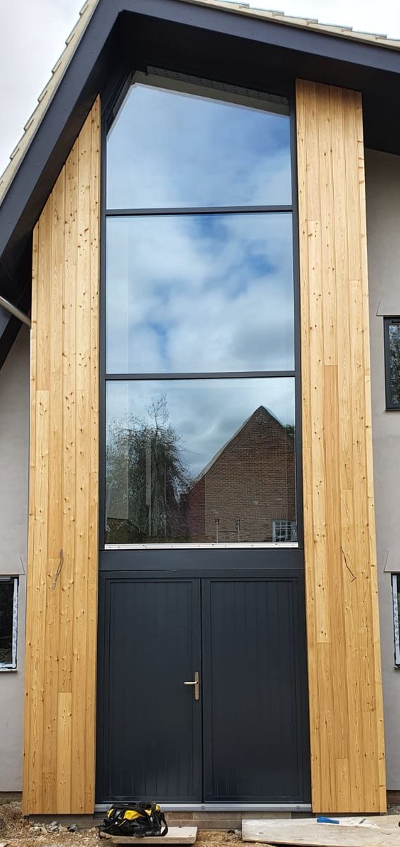 CAWindowSystems's tweet image. Nice update photo from a residential project where we supplied @Senior_Systems SF52 #curtainwall with Ali-Fold entrance #doors and Ali-Vu #Windows. A few bits to be finished off but the project is coming along nicely. Looking forward to seeing more soon. #fabrication #aluminium