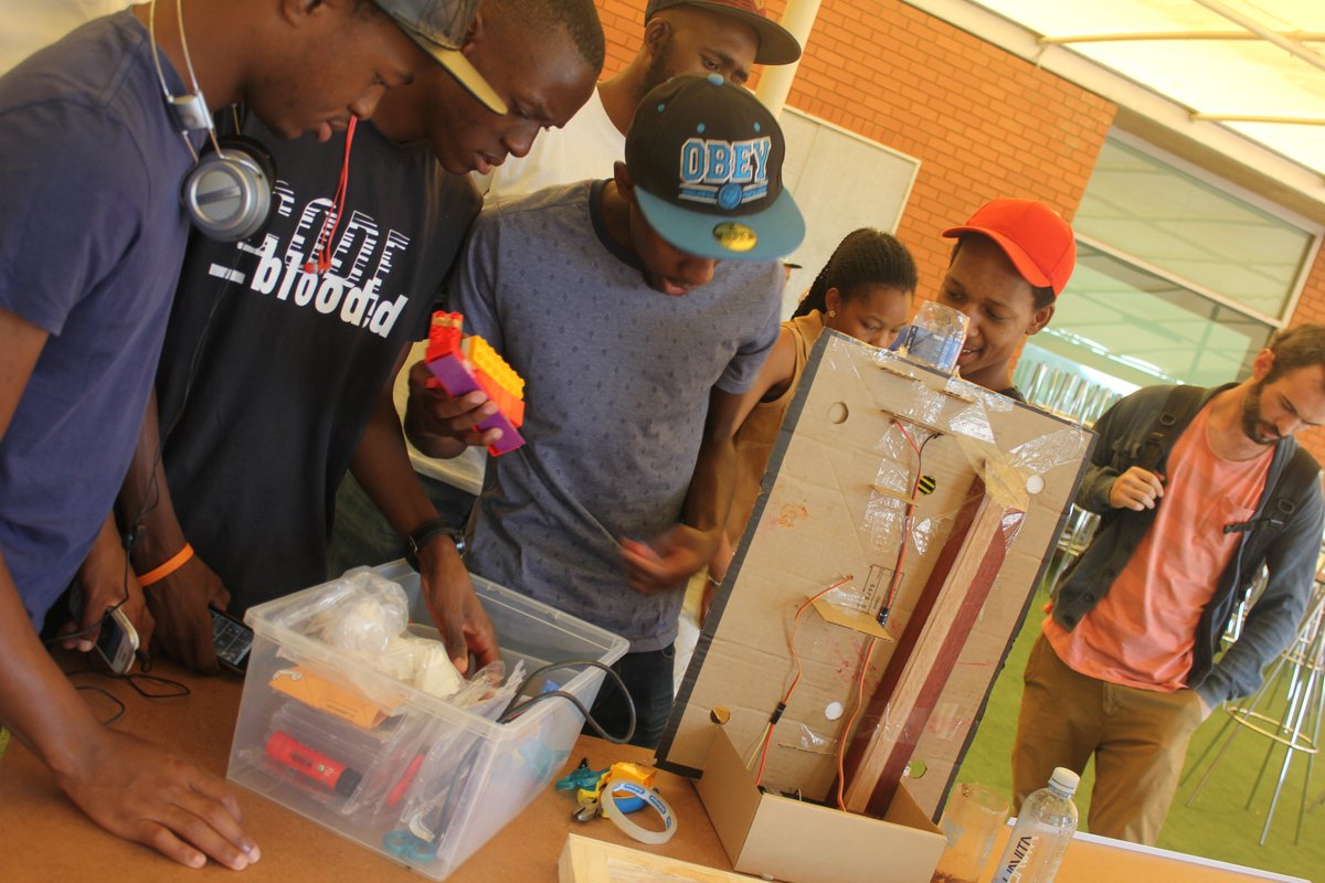 TiyaniTee's tweet photo. On this #YouthDay, @Geekulcha celebrates the power of the Youth in defining the African Digital Narrative while enterprising mankind.
#Top15YoungGeeks #gkVacWork #GKSS2020 #GKHack20 #SafeHack #SS20Hack https://t.co/P1K8GPTdeB