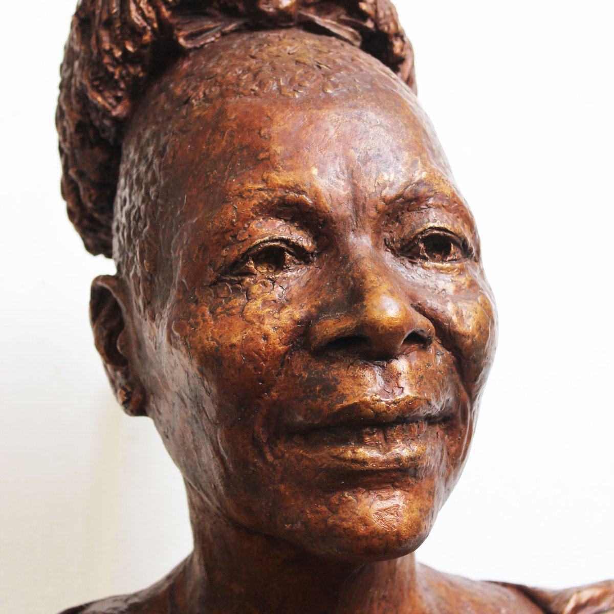 LukePortrait's tweet image. The ONLY public statue of a 
named, living black woman in UK
Floella Benjamin by Devon Sculptor Luke Shepherd

DISGUSTED by this statistic…

@bbcrb
 @Colston_Hall
 @BBCRealityCheck
 @BBCNews
 @SouthHamsDevon
 @PlymouthMedia
 @UKMoments
 @Channel4News
 @itvnews
 @10DowningStreet