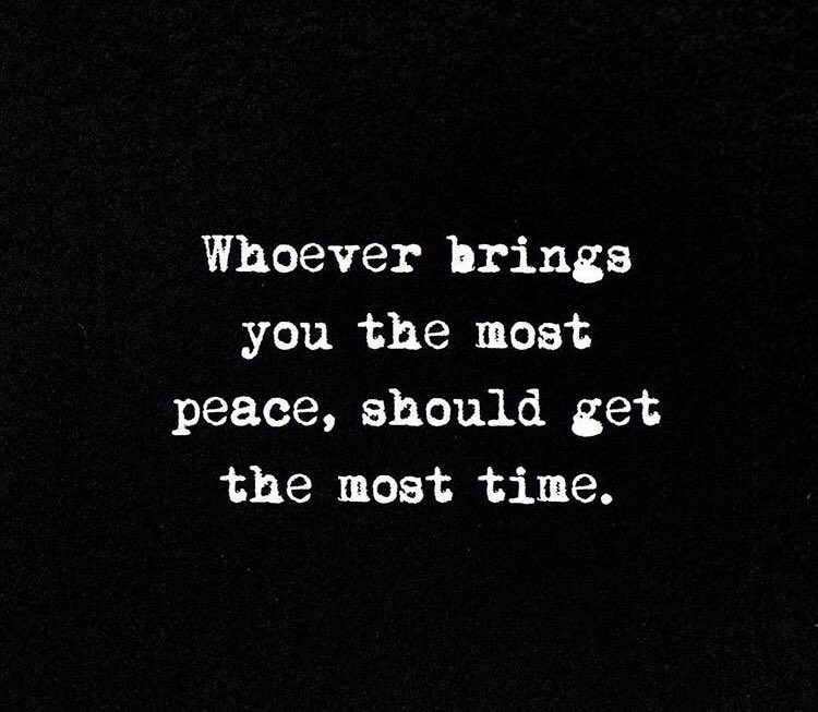 Books and Wine tweet media