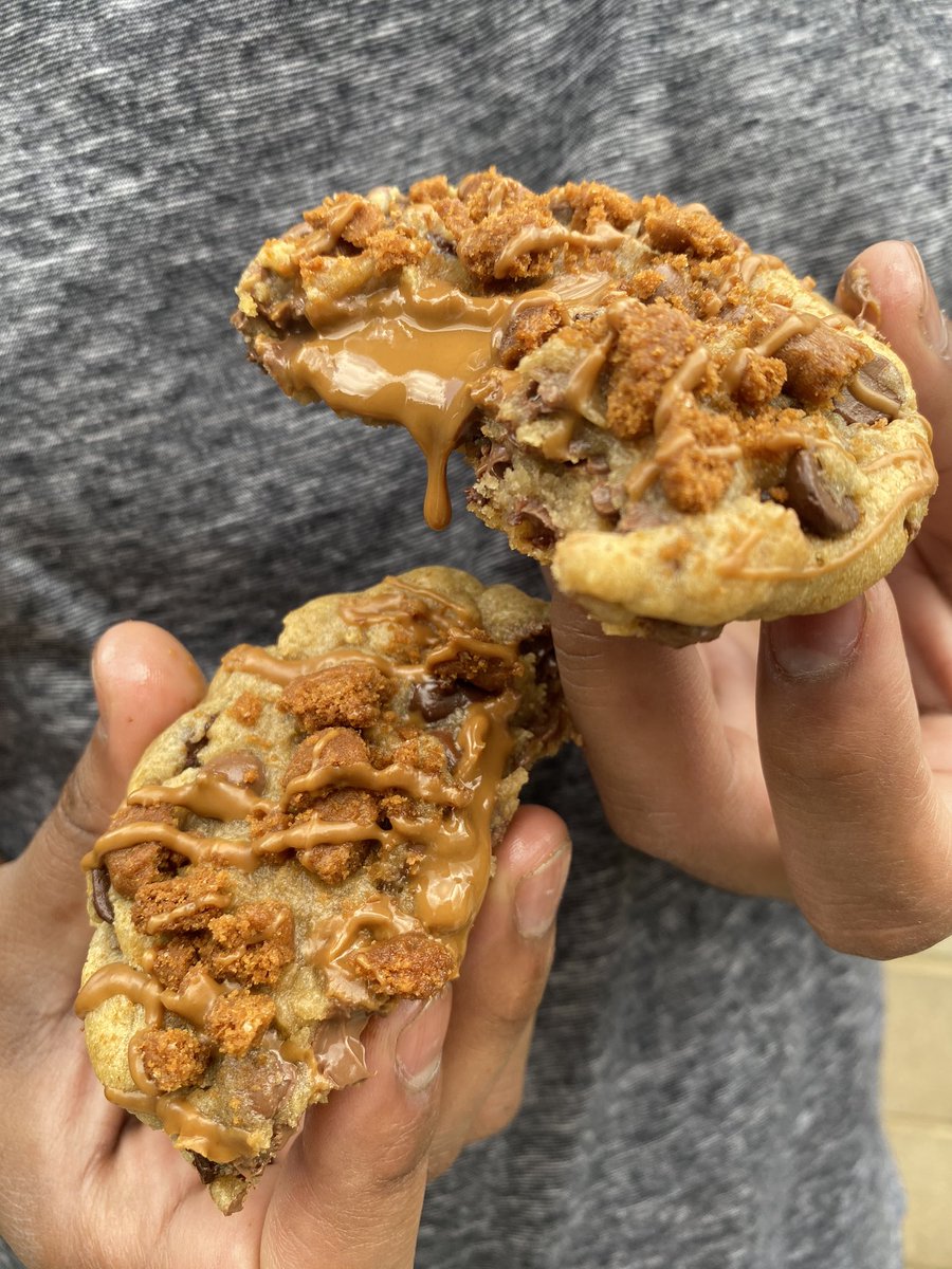 anbul__'s tweet image. Started a new cookie business. Check it out 🙏🏽

instagram.com/busybee.bakess…