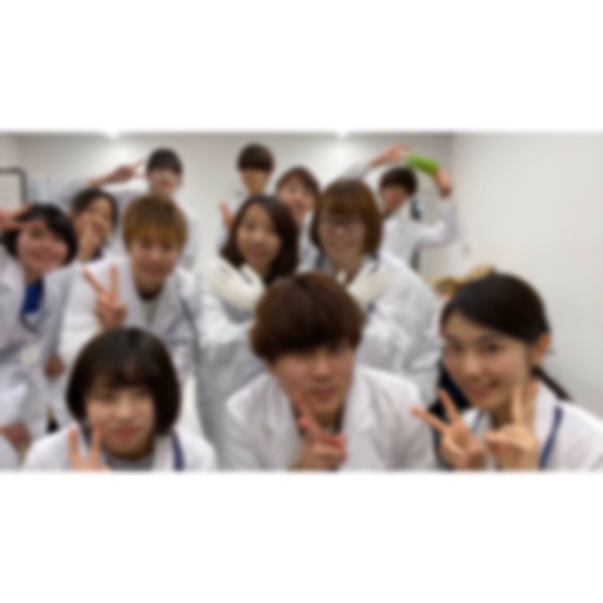 hus_elabo's tweet photo. こんばんは🌙
“い〜らぼ”は現在
2年生　8名　3年生　6名
4年生　4名　6年生　1名　　
合計20名で活動しています！
ほとんどのサークルは3年生で引退のため、4年生以上の先輩と関わることのできるレアな団体となっております☺️しかも仲良しなんです！！
ぜひ1度話を聞くだけでも…！ https://t.co/1U5Z3uJqPA