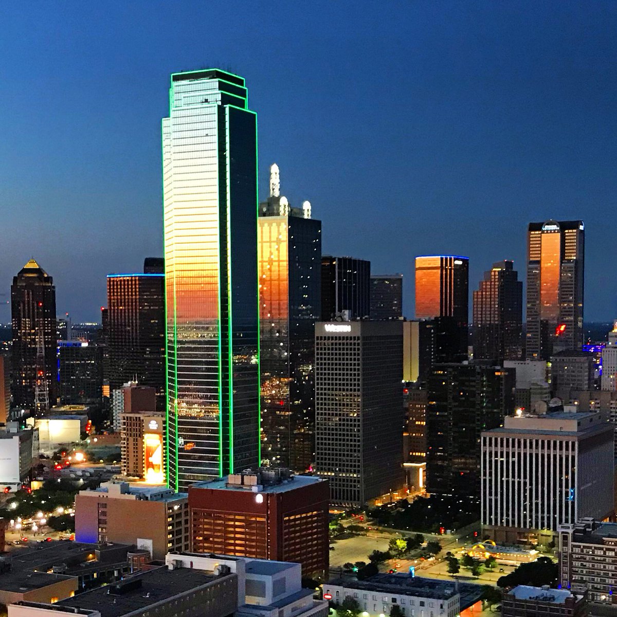 rraquelda's tweet photo. #Dallas y sus cambios de colores al #Atardecer 13/06/2020
La vista es desde @reuniontower
#reuniontower #texas #EEUU
#visitdallas #visitdfw #igtexas https://t.co/iypjPD5N0P