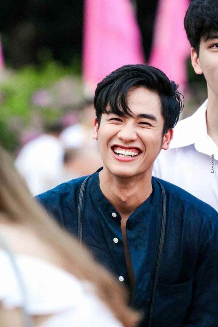 Day 52:  @Tawan_V I hope you're doing great. Whatever it is that's on your mind just know that it'll pass and better days are coming. Don't let negative things/thoughts hold you back from being better everyday. Thank you for always encouraging us, su su na! I love you  #Tawan_V