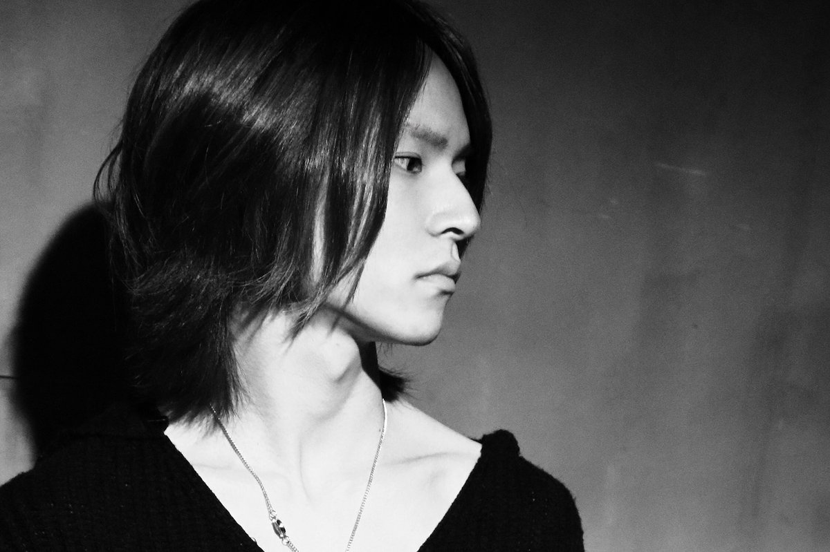 naokimorioka_g's tweet photo. 明日の21時から、インスタライブやります！「ギター1本だけでdpsの曲を弾きまくる回」僕のインスタをフォローしてお待ちください！✅ https://t.co/crz5ii0N24

懐かしいアー写 https://t.co/SNhvq5FTTT