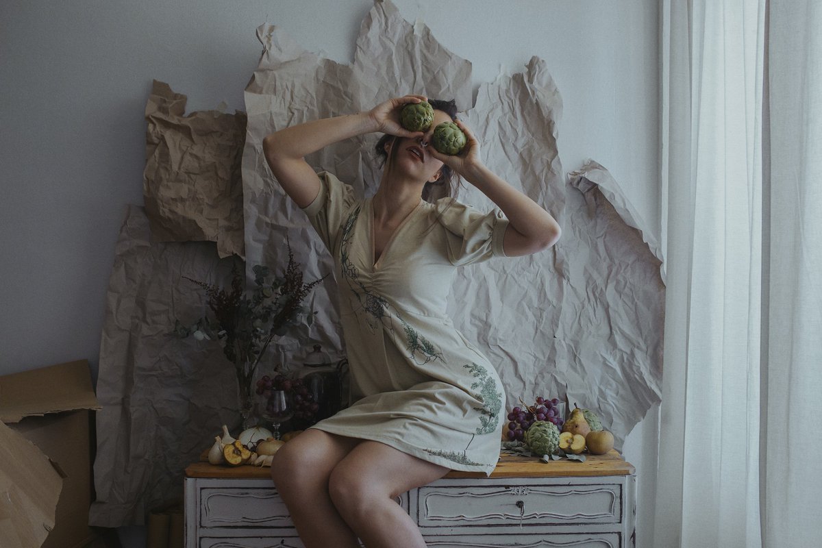 La suavidad del algodón orgánico, la fuerza de la tela como lienzo.
Colaboración de la artista Sonia Sempere con una serie de estampados arte únicos, relizados a mano, sobre vestidos de la colección #ÀnimaMercèInteremocional 

#AnaísArtphoto 
#SoniaSempereArt