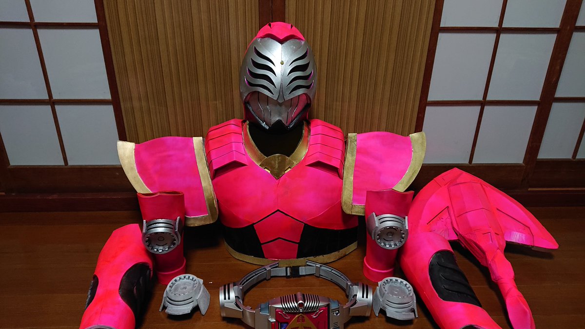 仮面ライダーライア コスプレ衣装 フルセット 塗装完成品 EaocpyoVAAMZldb.jpg