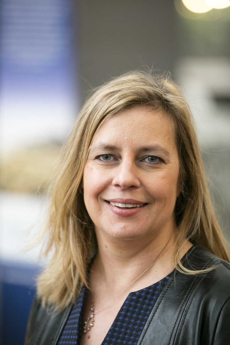 Persbericht - <a href="/CarolineVen/">CarolineVen</a> wordt de nieuwe CEO van pharma.be en zal op 1 oktober 2020 haar functie als CEO van pharma.be opnemen. Ze volgt <a href="/RuttenCatherine/">Catherine Rutten</a> CatherineRutten op die deze functie gedurende zeven jaar bekleed heeft. bit.ly/2N4Tabn