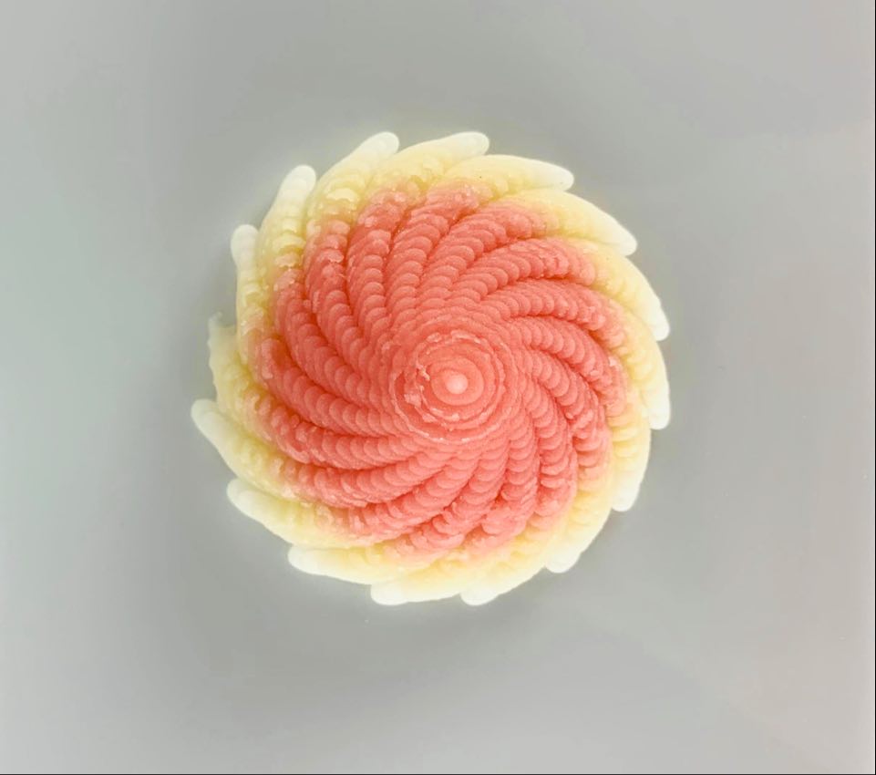 OPENMEALS_team's tweet photo. 今日は「和菓子の日」。久々に、サイバー和菓子をつくりました。

https://t.co/YBUZsqnDRW https://t.co/GnjA3QuO9Y