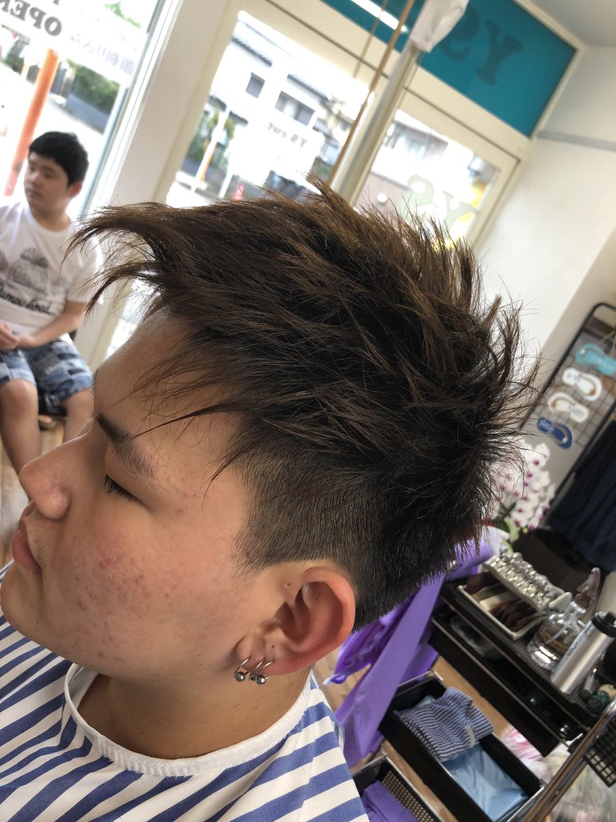 YScut_'s tweet photo. トップを多めに残す事でワックスやジェルでの仕上げがしやすく、ヘアスタイルの幅が広がります☺️👍🏽
.
.
.
#YScut #理髪店 #美容室 #バーバー #barber #八王子 #バーバースタイル #ベリーショート #メンズカット #モデルカット #ツーブロック #ツーブロック男子 https://t.co/0MCKSmtE78