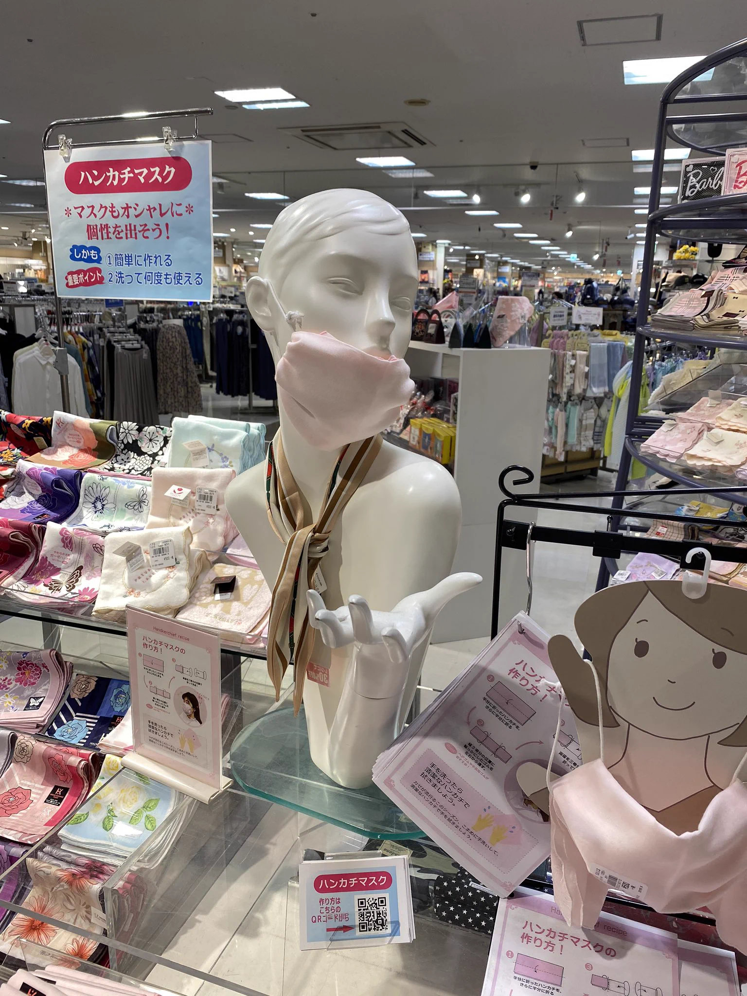 @soshina3 クリオネの泳ぎ方！！！！！ 
