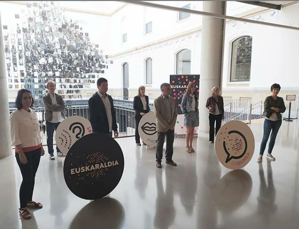 TaupaMugimendua's tweet photo. "@Euskaraldia.k berriro ere ekarpen handi bat egin diezaiekela bai euskal gizarteari eta baita ekimenean parte hartuko duten pertsona eta entitateei ere, euskararen erabileraren aldeko sare handi bat eratuz”. @KikeAmonarriz https://t.co/lWwRvtLYW0