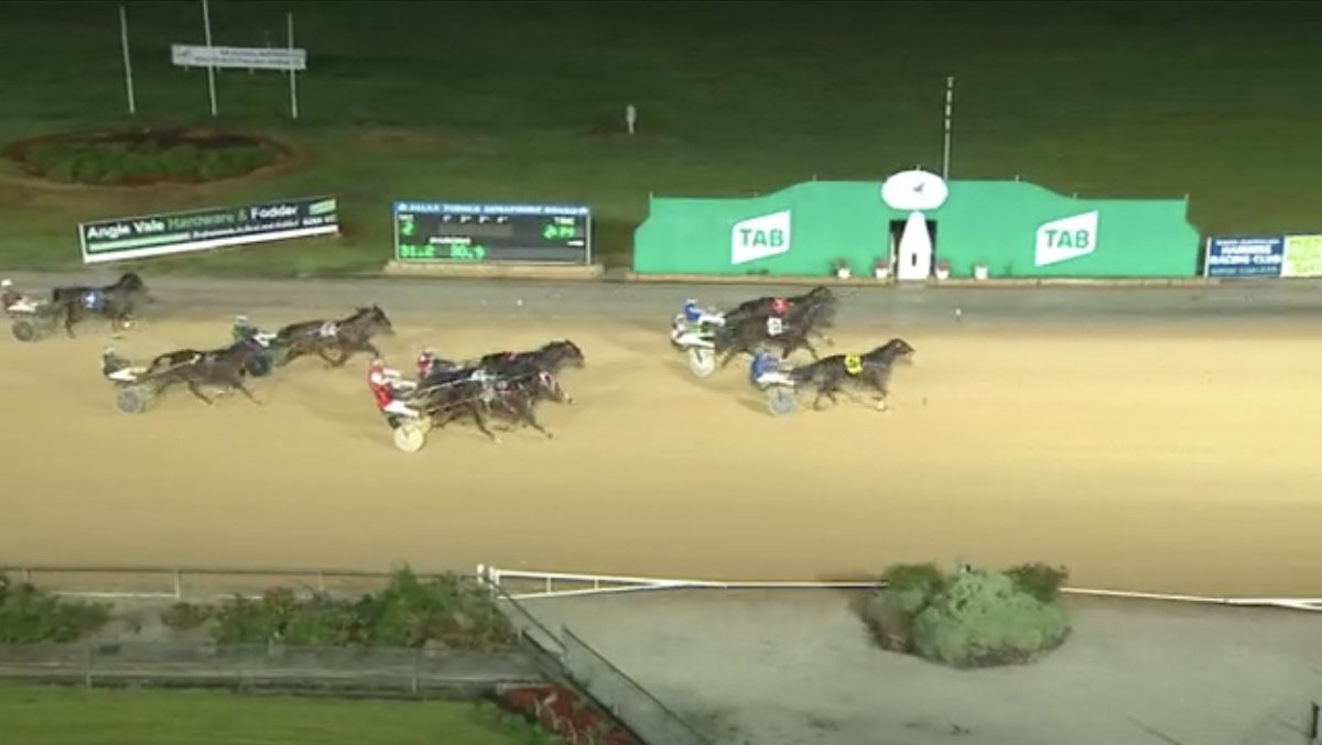 waynehillracing's tweet photo. #mackalan🥃 the little fella enjoyed a perfect sit tonight till the 500 to sprint home sharply and score for trainer @TysonLinke @TSllinke 🙌 https://t.co/UIQfNMUc5C