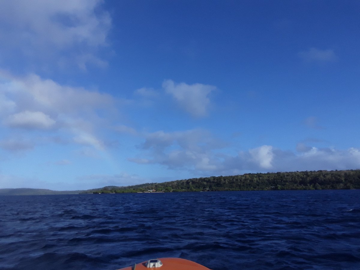 VanuatuIGF's tweet photo. Vanuatu IGF, at Moso Island this morning, with awareness on Internet Safety to Communities members, and school!
#InternetSafety #VanIGF https://t.co/BmVJnuV4ls
