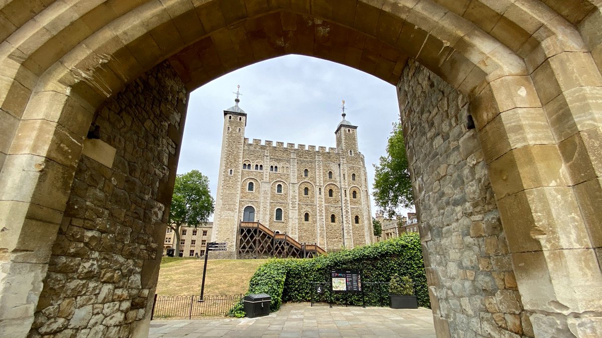 HRP_palaces's tweet image. Just like some of us, the palaces are very old and quite high-maintenance, and with everything they've been through we think they deserve all the care and attention we can offer. Last financial year we spent £37 million on conservation and maintenance alone. (2/4)