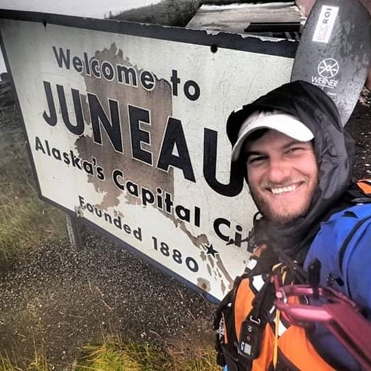 Avui, esperit #kayaknolimits ! Des de les⌚️ 22:55 al Canal <a href="/esport3/">Esport3</a> de <a href="/tv3cat/">TV3 és ara @Som3Cat</a> gaudiu del documental del company caiaquista i aventurer <a href="/raipuigg/">Rai Puig</a> : #paddlingtoalaska . Des de #Vancouver , a les geleres d' #Alaska en caiac. 😍