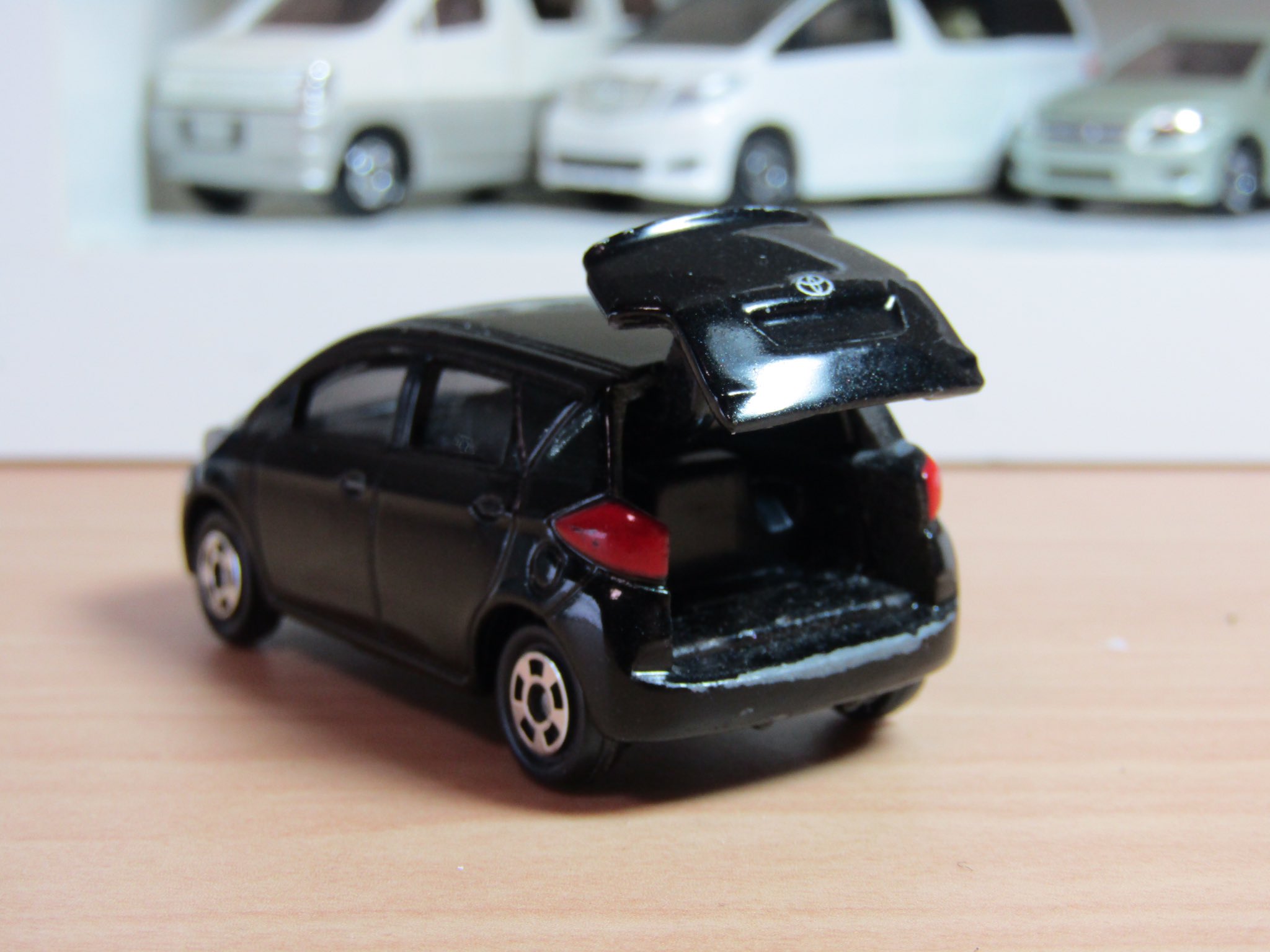 トミカコレクション トミカ トミカコレクションno 539 92 6 トヨタ ラクティス 11年に発売されたやや縮んでるファンカーゴの後継車 ラクティス でも後部ドアの開閉ギミックあるのは 親戚が新車で発売された時に買ってくれたもので思い出があります