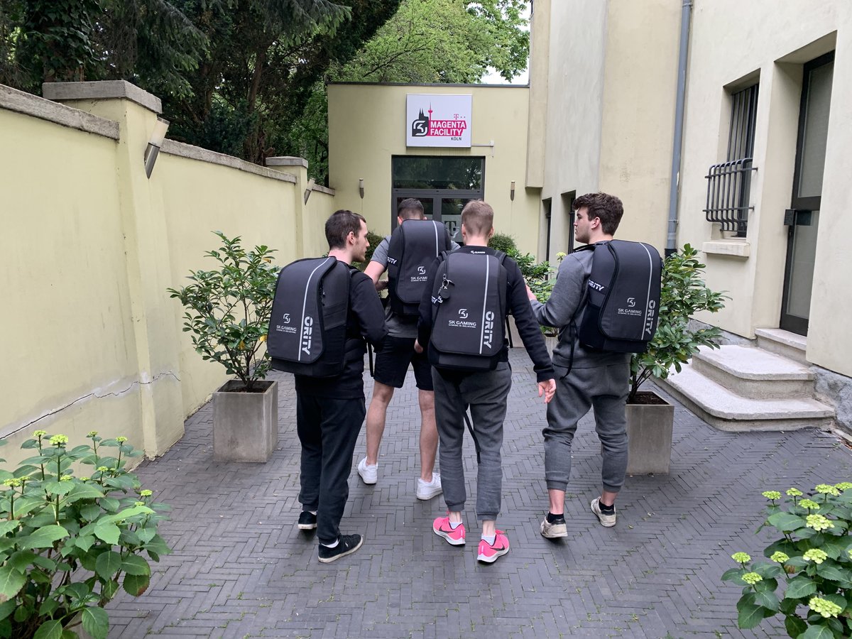 SKGaming's tweet photo. 🔥 @ORITYgg came in clutch once again and already hooked up our newest #SKPRIME players with these beautiful ORITY ONE SK Gaming Team Edition Backpacks.
If you want to look similarly fabulous, our store is just a click away ⤵️
🛒https://t.co/JkNgZyi1OC
#RUNSKG #ORITY https://t.co/APfuveBXpB