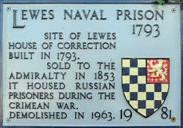 #DidYouKnow from the 1860s to 1920s Met officers from the dockyard divisions at Portsmouth and Chatham regularly escorted prisoners to and from the naval prison in Lewes, halfway between the two? #SussexDay