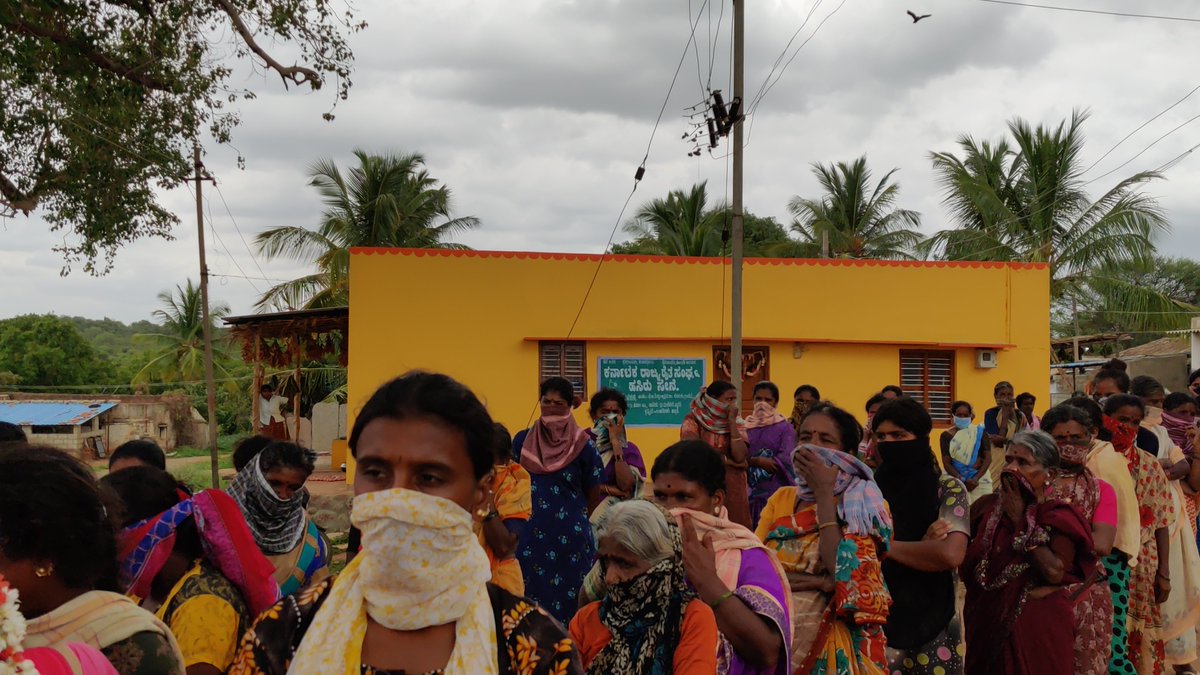 treesforfree's tweet photo. I CAN 3152 Rtr Astha donated 100 Cotton Sanitary Kits to the women, Cowin Warrior attached to Cowin NGO Partner Reforestindia, Raghavendra explained how to use the kit and its maintenance and spoke on Covid-19. @indiacan2020 @SimiMishraSM  @anushpam @Shivakumar 1011 @anand_chavan https://t.co/o2S3VcPGiV