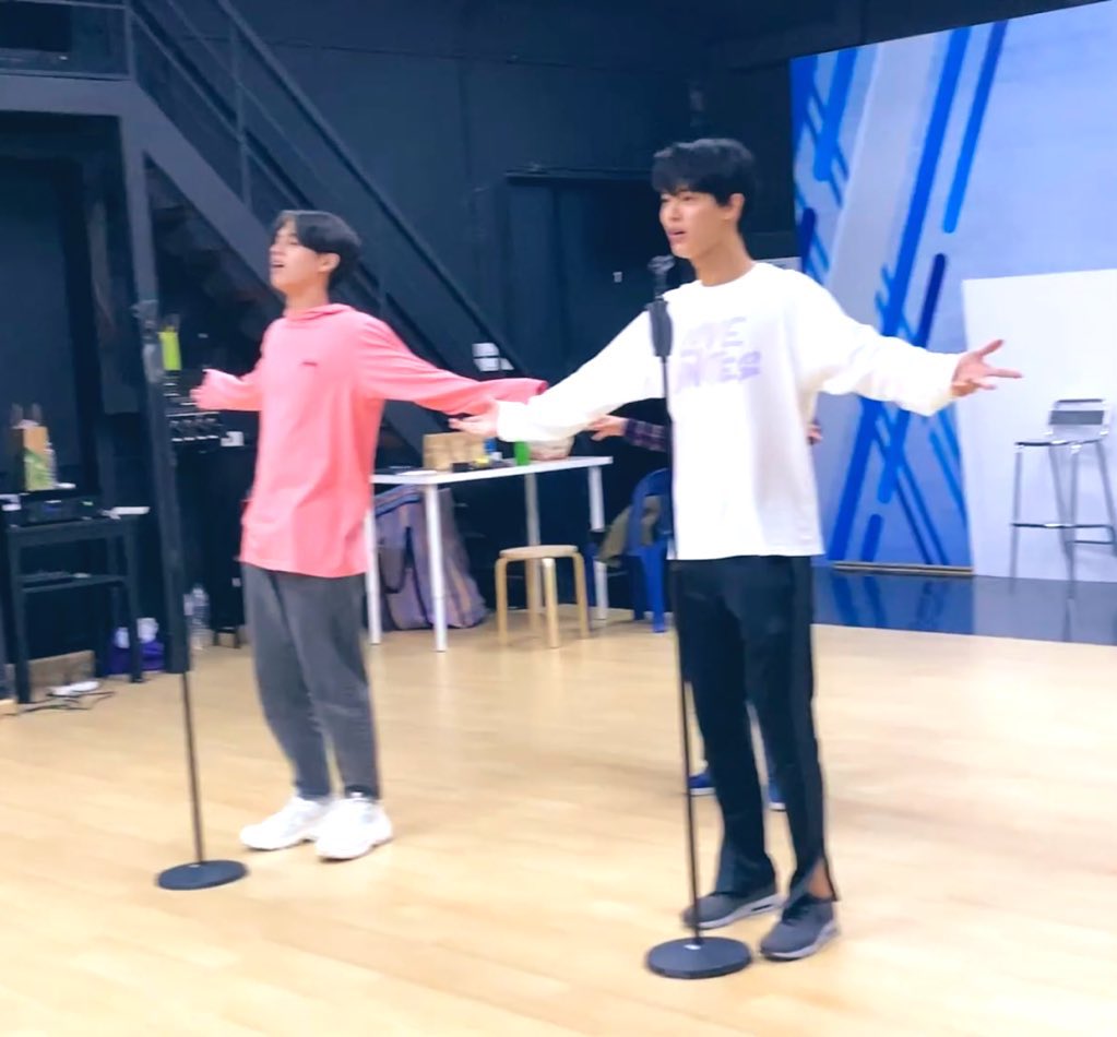 doubleb_JNR's tweet photo. ไม่ว่าหนทางข้างหน้าจะยากขนาดไหน ... เรารู้พวกคุณทำได้ #ส่งกําลังใจให้ไบร์ทวิน https://t.co/PAdySv6dcs