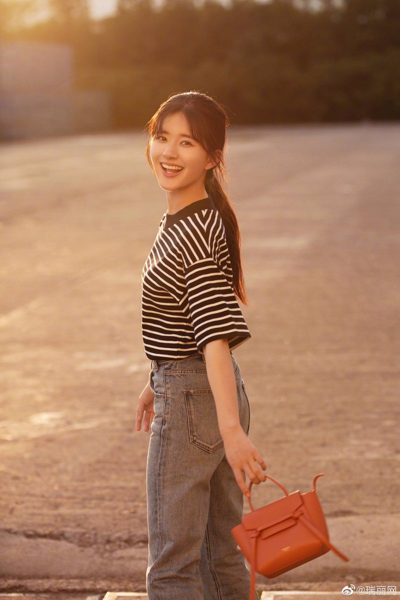 zhao lusi 赵露思 ♡ tweet media