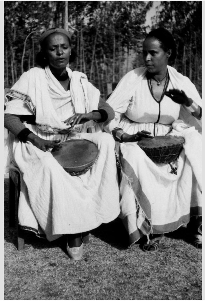 2/3 In 1964 on the request of Emperor Haile Selassie I. folk music&dance collection started in 🇪🇹 led by Zoltán #Kodály. The whole digitalized material can be accessed! Check out this extraordinary database built up by the Polyphony Project 🎵: ethiofolk.com  ⤵️