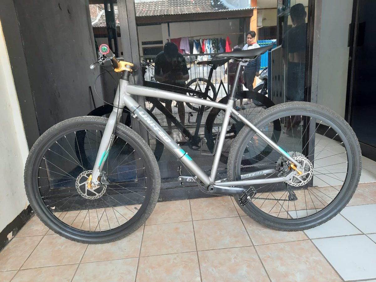 goWWes1's tweet photo. WTS FullBike United Rockford 29 (11speed)
Price 15.000.000 Nego santay
Lokasi Ciledug Tangerang
Minat WA 081290662347

#FnFjb #wts #jualsepeda https://t.co/xxsDhg3MGZ