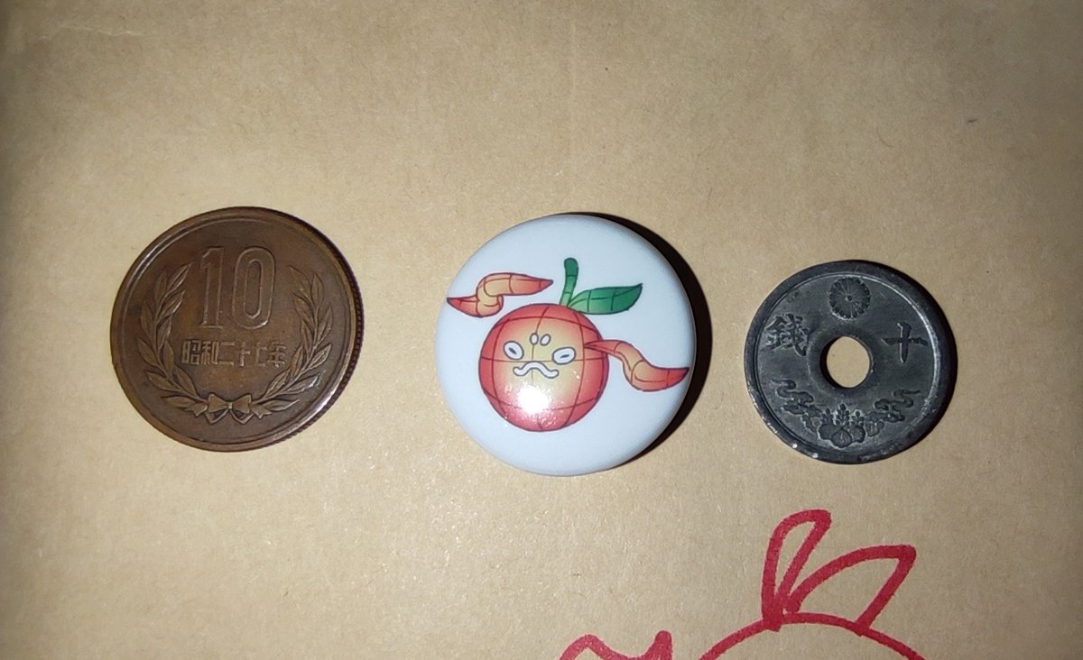 nihonjin1400's tweet image. 昨日届いてたけど、ようやく開封。
かわいい！そしてねぶたくん、小さい！
だいたい10円硬貨と同じくらいの大きさでしょうか。そして10銭硬貨よりは大きい。

#津軽りんこ
#津軽が生んだ大天使
#りんこ屋さん