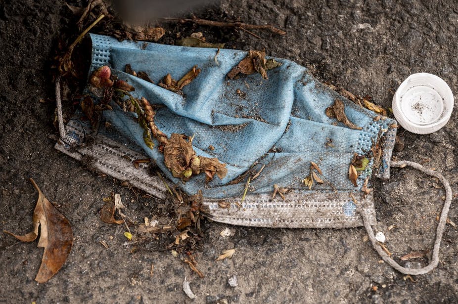 FR_Conversation's tweet photo. #FACTCHECK
Alors que les emballages, masques, visières, sont produits et consommés en masse, Nathalie Gontard @INRAE_France et Valérie Guillard @umontpellier répondent à la question : le #plastique est-il incontournable pour lutter contre le #Covid19 ?
😷https://t.co/teTQY6T0VV https://t.co/jrzs6tmZdk
