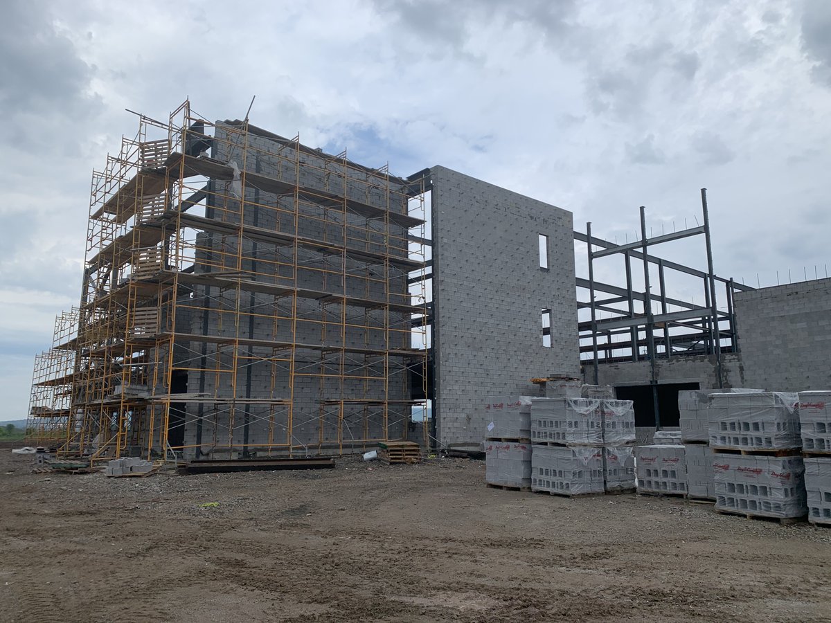 HossackAssoc's tweet photo. The latest HDSB Secondary School is standing tall. We are right back into construction on all our sites and this one is no exception. Structure is coming together &amp; its starting to take shape. @HaltonDSB @TownOfMilton #community #townofmilton #livelearnworkplay https://t.co/FZKaK7VB26