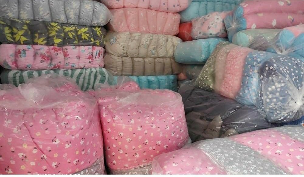 _puterizh's tweet photo. Assalam, abah saya baru disahkan stroke jumaat lepas. Agak unexpected. Jadi saya jual bantal gebu gebas ni untuk dana abah. RM15 seketul. Boleh ws 0172241280. Kalau tak beli pun tak apa. Minta tolong RT dan doakan abah saya sihat seperti sedia kala. Aminn https://t.co/CBXIuyg6Dy https://t.co/cvlixuu4BH