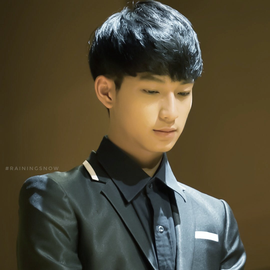 Adulkittiporn Family in a SUIT—   #offjumpol  #gunatthaphan  #winmetawin  #chimonwachirawit