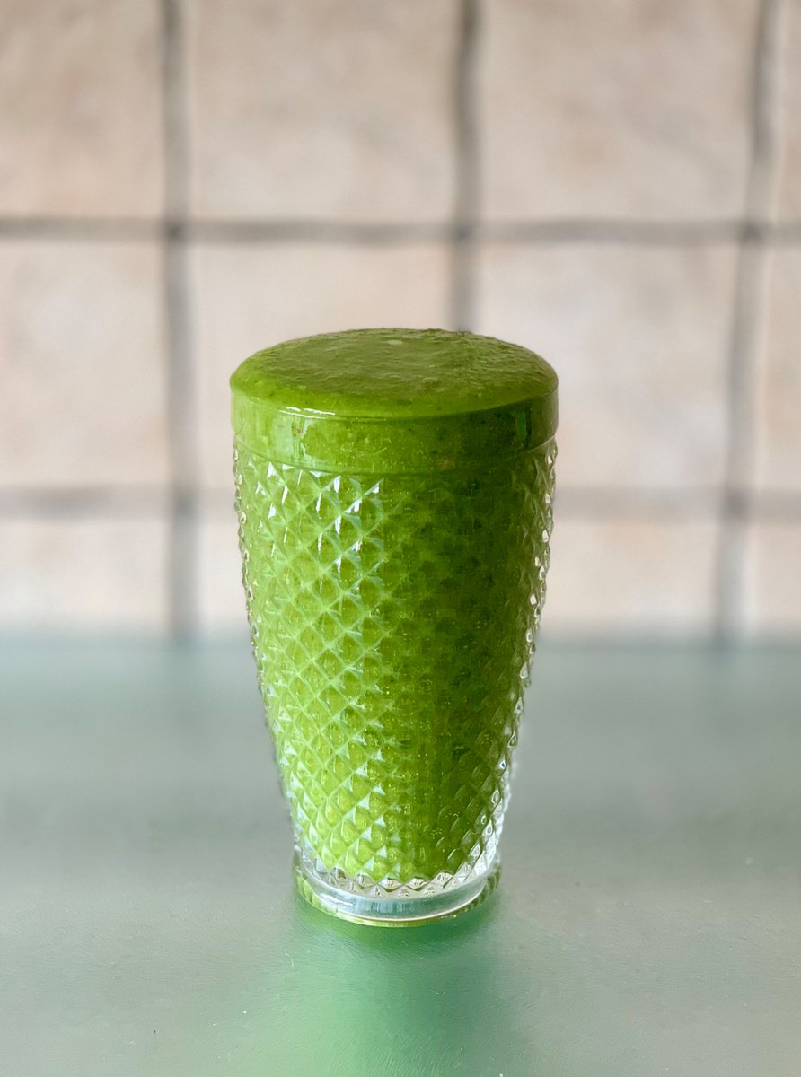 Great start to everyday.
• 1/4 Pineapple
• Apple
• Handful of Spinach
• Fresh Lime Juice
• 1/4 Avocado
• 1/4 Cucumber
• Ice
Blend it all together = #delicious
All fruit and veg from <a href="/LidlGB/">@LidlGB</a>

#health #healthy #healthyfood #healthylifestyle #juice #juicecleanse #nutrition