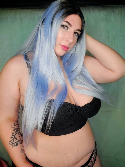 Here to brighten up your day 🤗 https://t.co/1Cp7pdIZRn