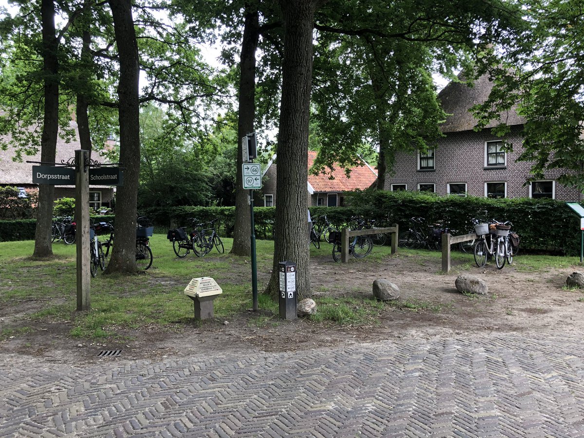 Bezoek het mooie dorp Orvelte #Drenthe <a href="/JanKruis/">Jan Kruis Collectie</a> <a href="/De_Schenkerij/">De_Schenkerij</a> <a href="/ZooBizar/">ZooBizar</a> #melkfabriekje #winkeltjes <a href="/OrveltePoort/">Orvelte Poort</a> <a href="/Stokertje_tweet/">´t Stokertje Kachelparadijs</a> #weekenden  #museum #vrachtwagenmuseum #theodoor wandelpad #belevenis #ijzertijdboerderij