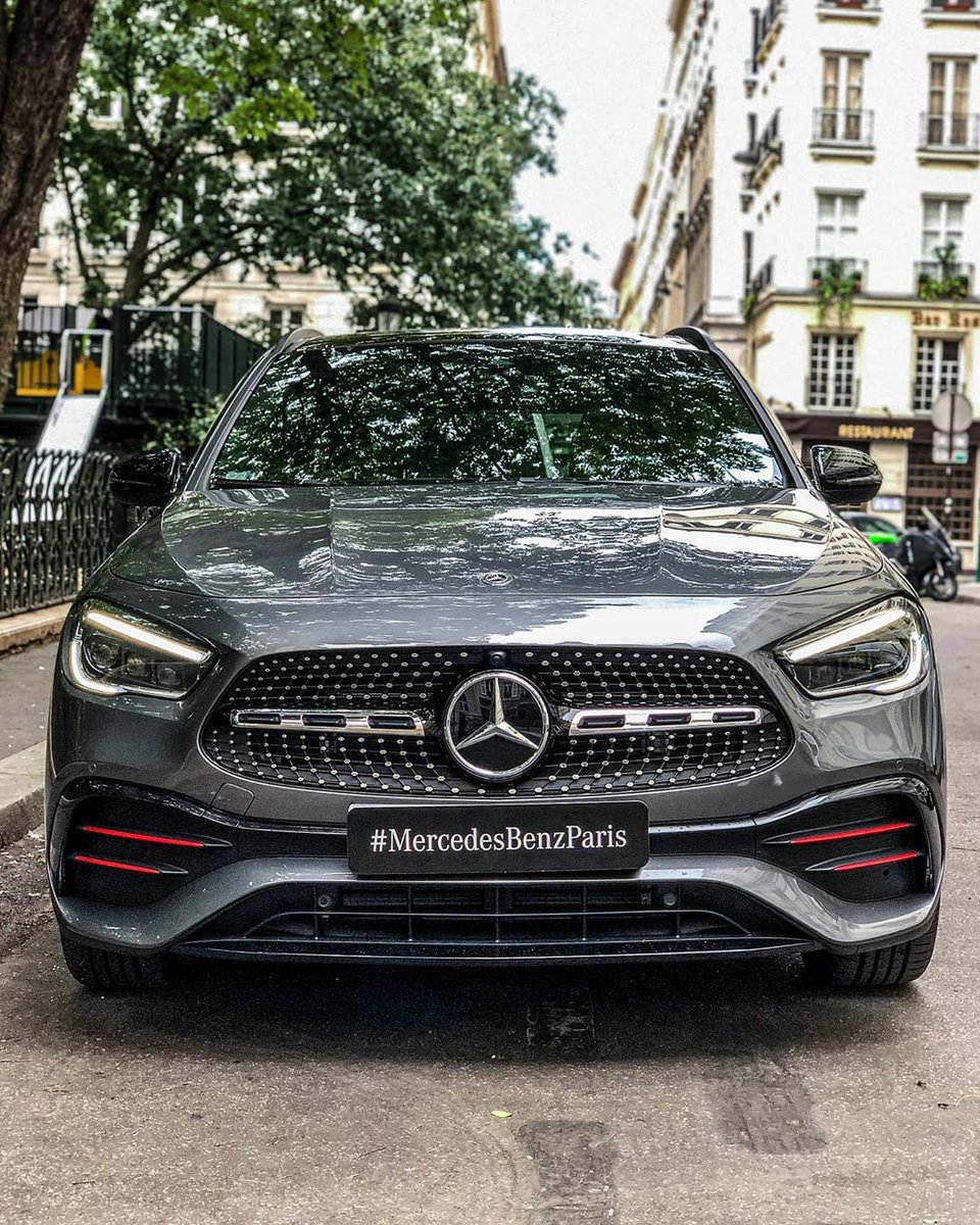 mbmaybachfans's tweet photo. More beautiful and high-tech compact SUV: The brand-new @MercedesBenz GLA

📸: @mercedesbenzparis
#gla #gla200d #gla250 https://t.co/dYGuqRL0nC