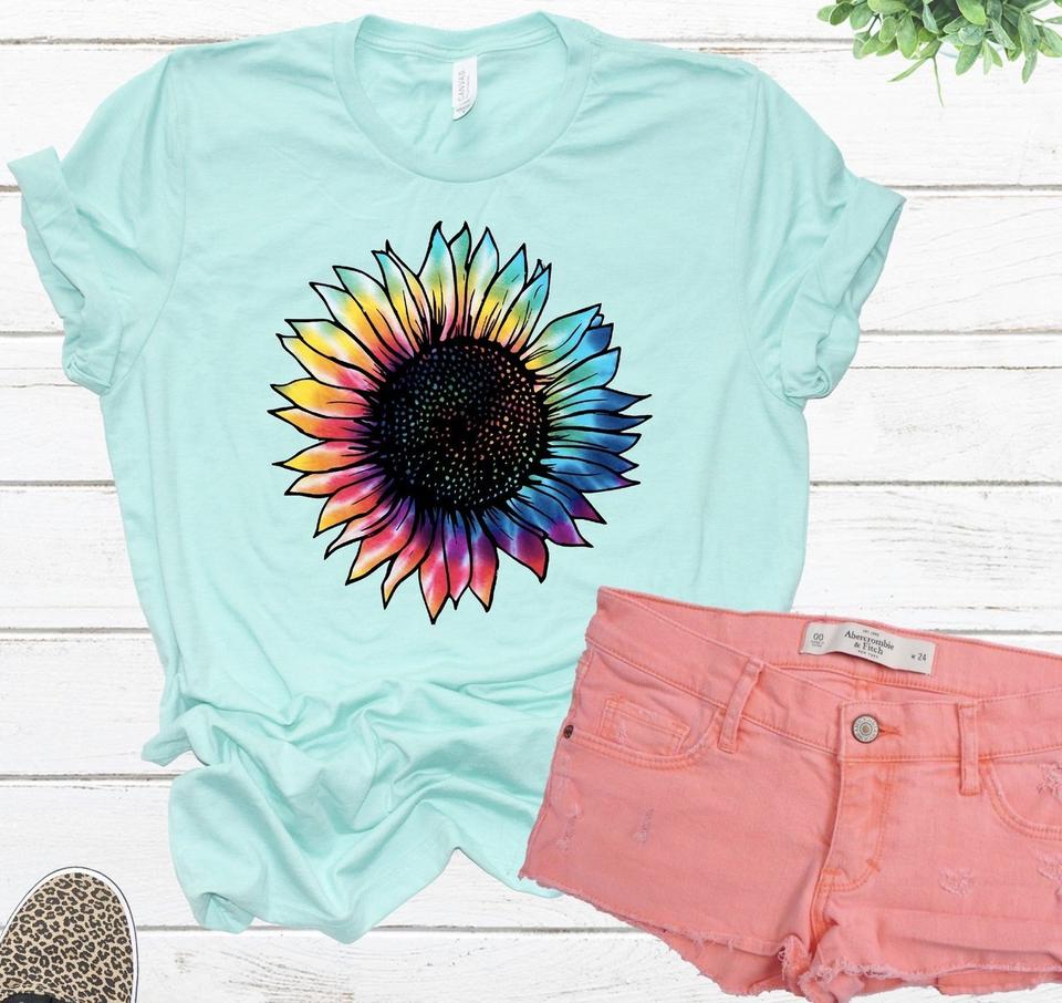 cutorcolor2's tweet photo. Oh my! I need everything sunflower 😍 how does a girl choose? #sunflower #tee #tuesdayvibes #crawlher https://t.co/OfZvd3Pmu2