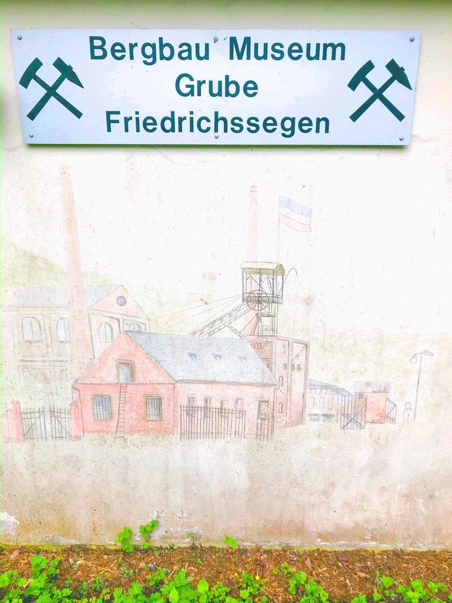 LahnsteinDe's tweet photo. Ab sofort hat das Bergbaumuseum Friedrichssegen ⚒️  wieder dienstags von 14-17 Uhr oder auf Anfrage geöffnet, das die Geschichte des ehemaligen Bergbaudorfs Friedrichssegen dokumentiert🤓

#lahnstein_de #lahnstein #bergbau #museum #geschichte #historisch #history #lore #grube https://t.co/IvnGbczVZ9