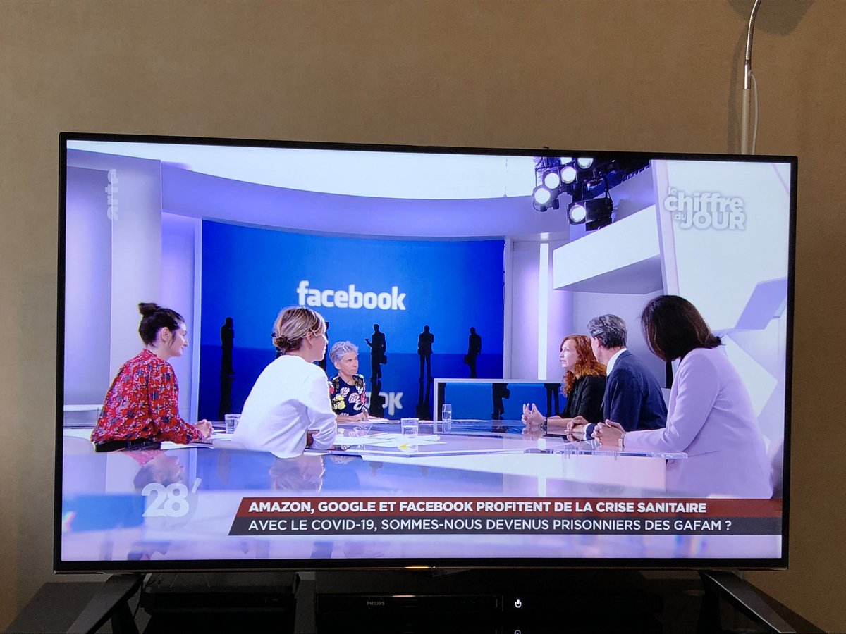 chaduc_flora's tweet photo. Sur @ARTEfr, on trouve des expertEs et des journalistEs... comme quoi, on trouve quand on le veut ! Merci @28minutes #Equalite https://t.co/MYpR7LLeXh
