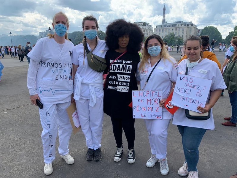 imfamous85's tweet photo. Je vais me faire des potes je sais mais Voilà ce qui a la base était une manif de #soignants 😡😡 ..🤔..vous nous prenez pas pour des cretins un tout pti peut le collectif #interurgence et @DrSabrinaaurora🤷♂️🙄🙄 ....😡😡😡😡😡 totale soutient aux #fdo sans limites https://t.co/Y4OLXCLTBr