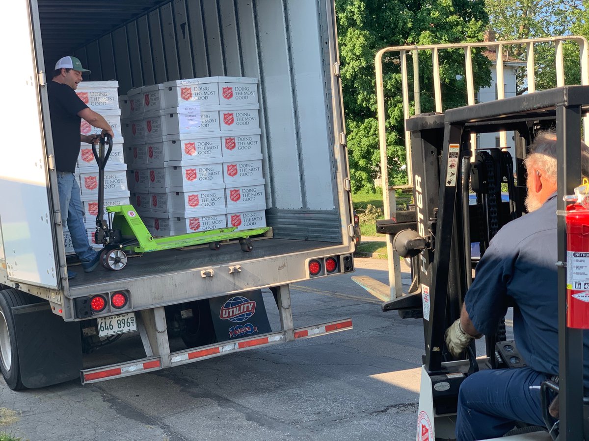 salarmycincy's tweet photo. These boxes filled with food arrived at our downtown Citadel Community Center today, and are headed out to help those in need right here in the Cincinnati area.

You can provide hope today by texting “SUMMER2020” to 91999. 

#ASummerOfHope ☀️
#FightForGood https://t.co/bdNq4KH3xW