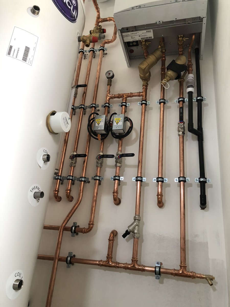 Got some pipes and rads on the wall on one of our Botany Bay projects today. Enjoying this one...
#vaillant #advance #heating #plumber #broadstairs #Ramsgate #margate