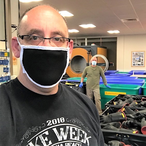 EversourceCT's tweet image. Lead Equipment Tester Mark DiJoseph is very busy these days. Cleaning and testing the gloves, sleeves, blankets and other personal protective equipment used by ~1,400 people doing essential work during #COVID19 means taking extra care in the Berlin, Connecticut Dielectric Lab.