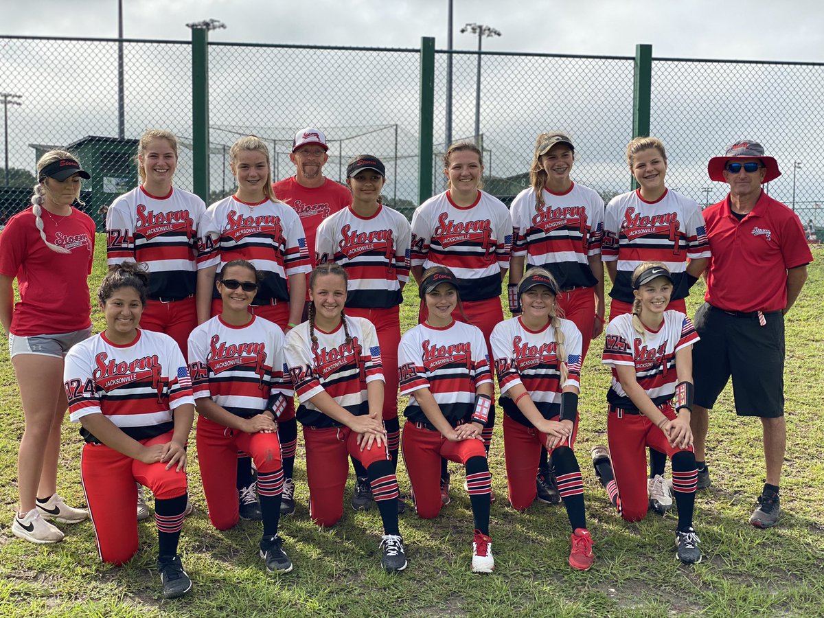 KieraStrub's tweet photo. Good weekend at the fields! Getting better everyday. Looking forward to next weekend already! #jaxstorm06 #KJ17 #pgf #getwhatyouearn https://t.co/tKM9864Rxt